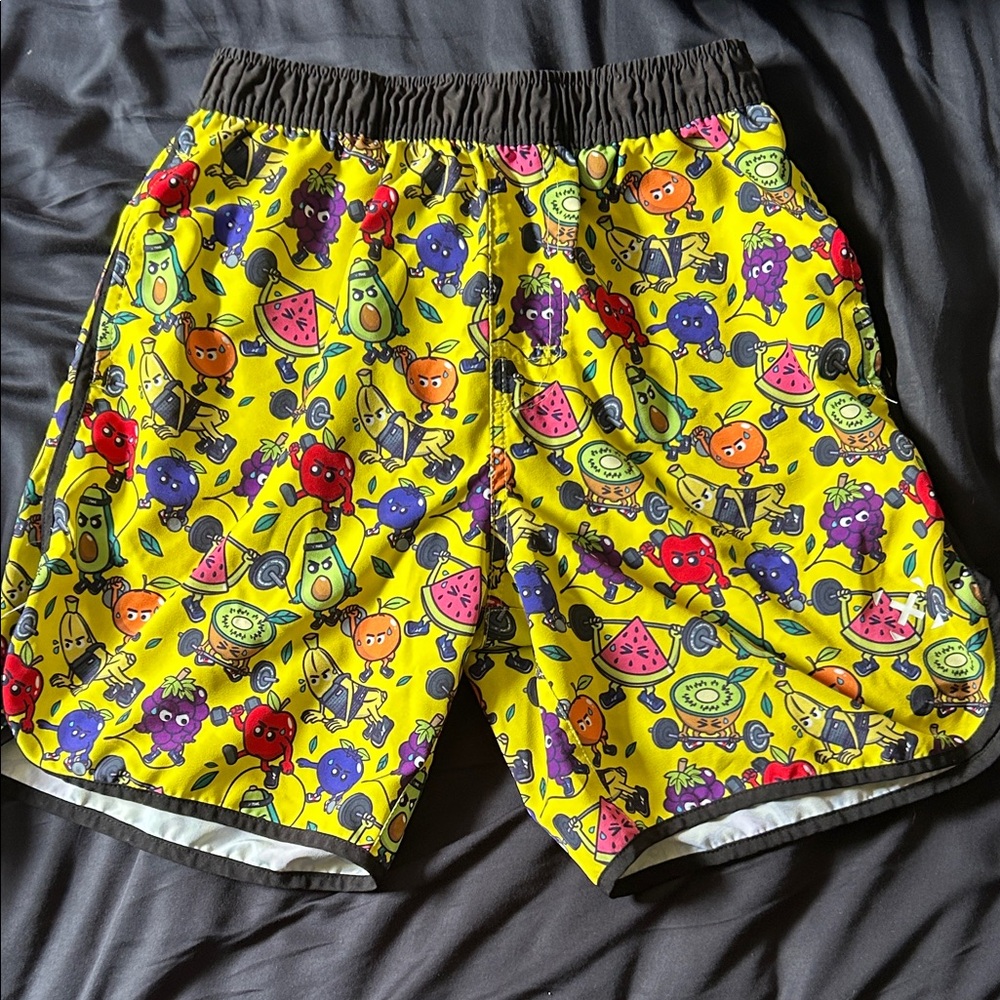 TWL Fruit Pattern Workout Men's Shorts 7”